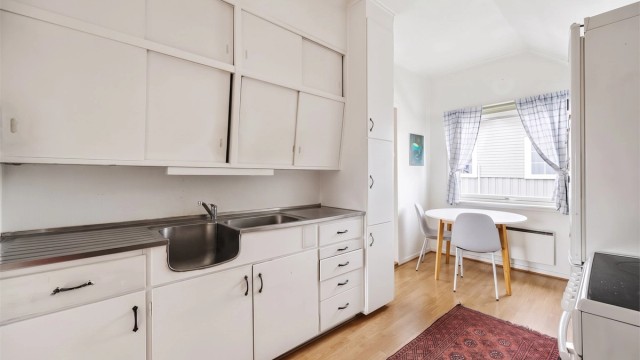 Naturlig plass til spisebord på kjøkkenet. Fotograf: Stine Prøitz Jørgensen.
