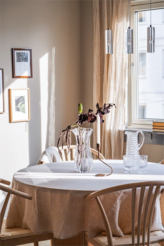 Her kan venner og familie inviteres på middagsselskap. 
