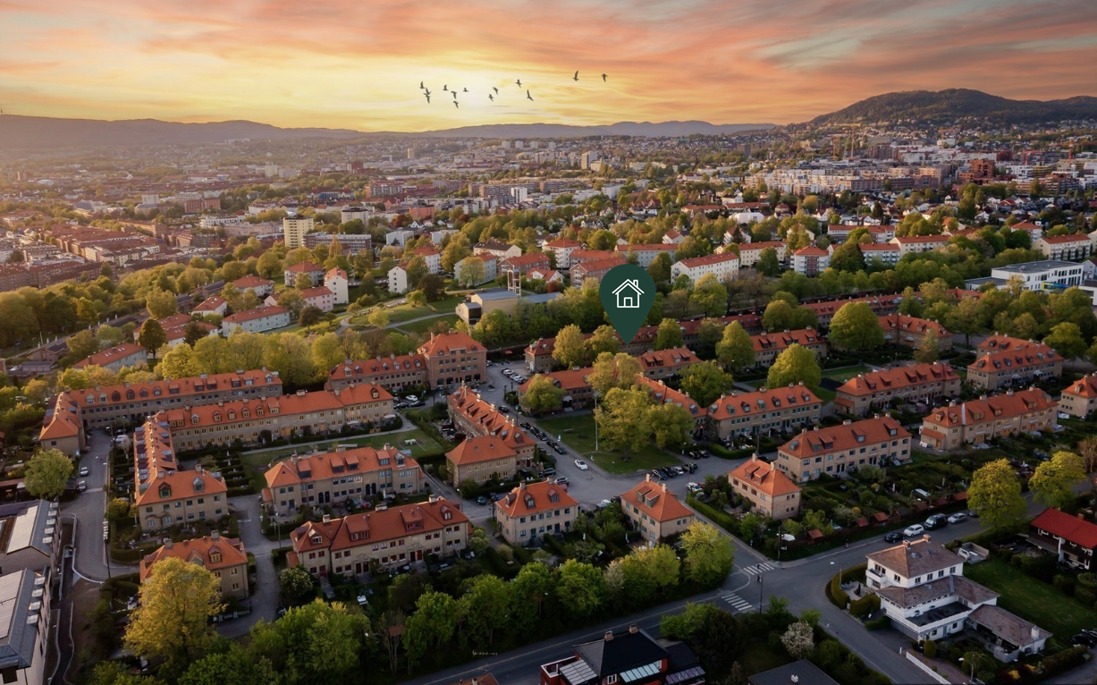 Umiddelbar nærhet til Hasle T-bane, buss, butikker og store grøntområder.