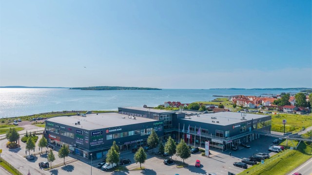 Linden Park kjøpesenter ligger langs sjøkanten i Horten.