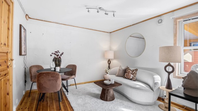 I underetasjen finner du boligens soverom nr. 5, rom er av romslig størrelse og passer perfekt til tenåringen.
