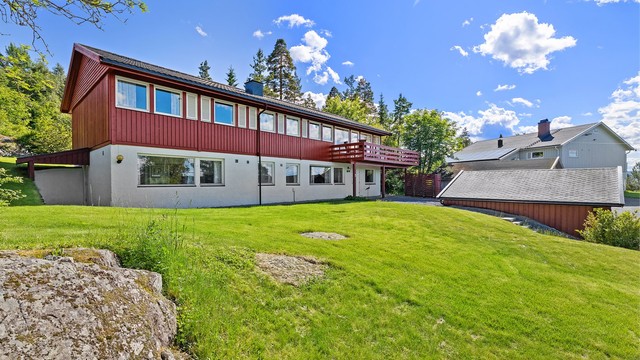Eiendommen har en attraktiv beliggenhet på Løkenåsen med nydelig utsikt og nærhet til flotte tur- og friluftsområder.
Foto: Digit Media