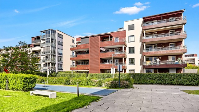Bussholdeplassen Vallerudveien er kun en kort spasertur unna.