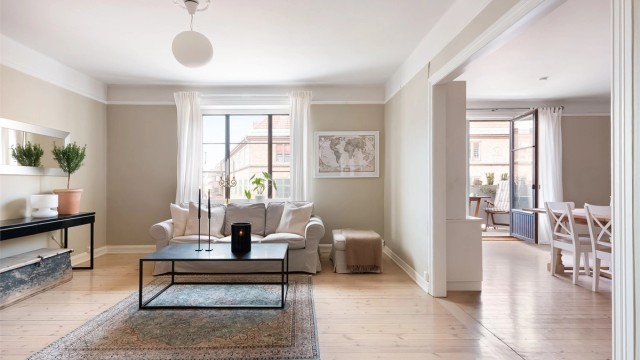 Velkommen til denne vakre og innbydende Frognerleiligheten i Frederik Stangs gate 43 – En klassisk perle i hjertet av en av Oslos mest attraktive bydeler!