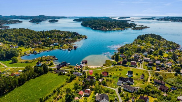 En fantastisk skjærgård venter, rett utenfor døren. Små turer til Helgeroa eller Brevik for å kjøpe is, eller kanskje en heldagstur til Jomfruland eller Kragerø?