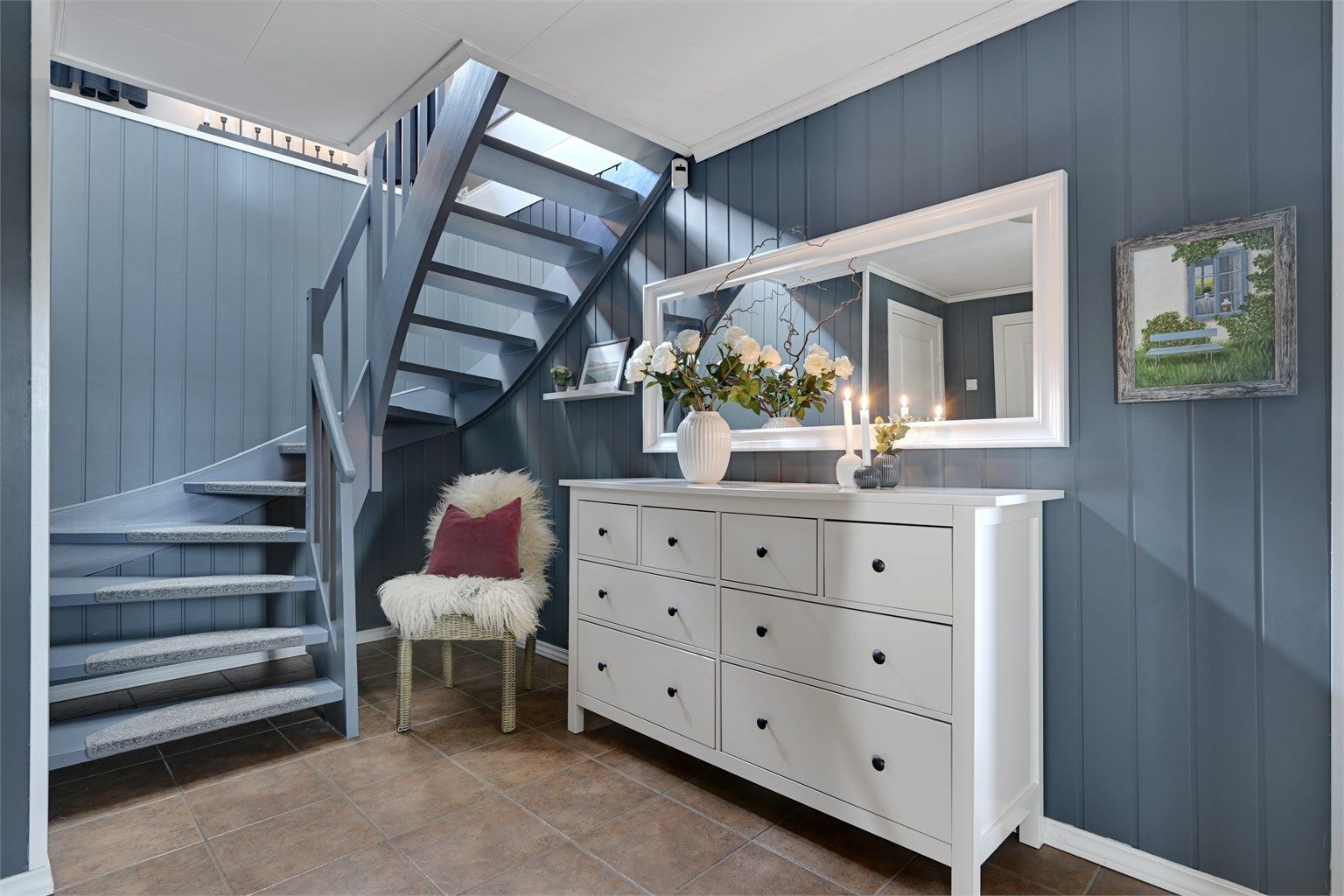 Trapp opp til hovedetasjen. 