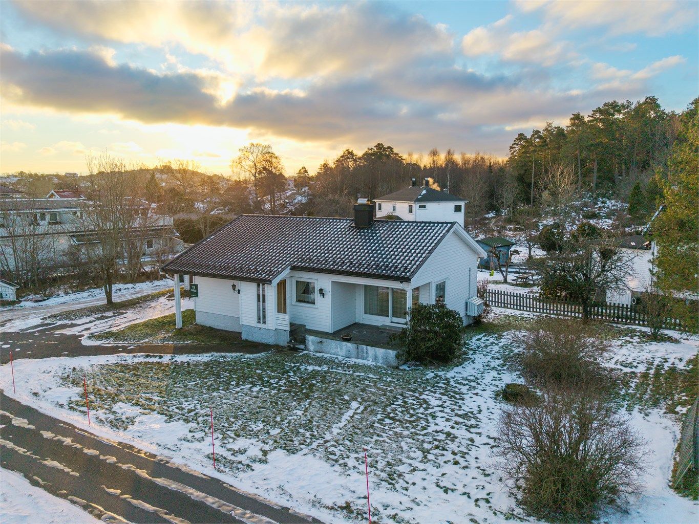 Sjarmerende og lettstelt enebolig med praktisk planløsning og alt på en flate! (Kristian Bollæren/Fotofinish).