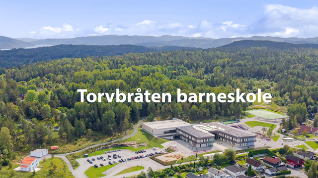 Kort vei til Torvbråten barneskole og marka med flott tur og skiterreng