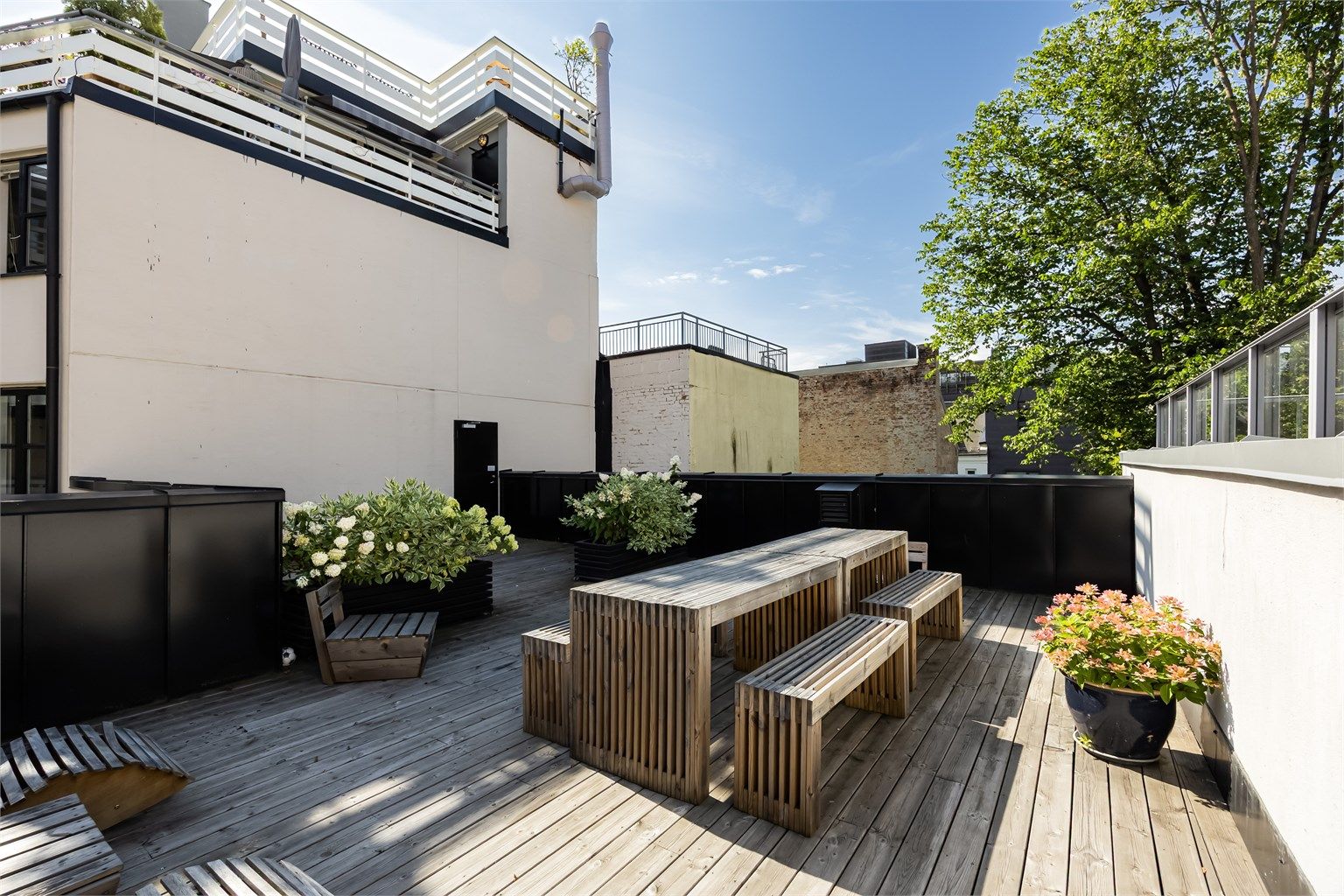 Sameiet har flott felles takterrasse med gode solforhold.