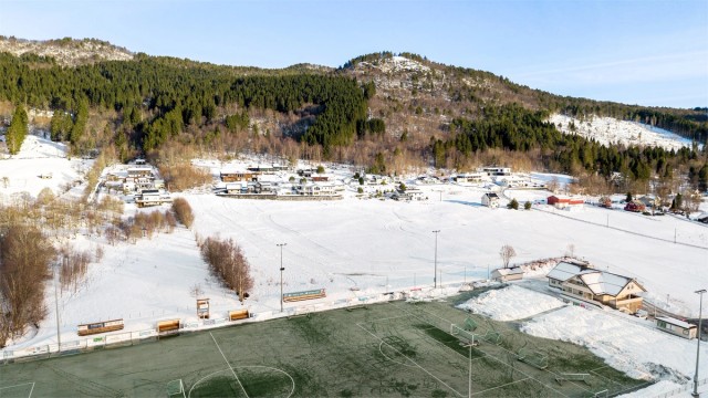 Emblem stadion ligger i nabolaget og tilbyr flotte idrettsanlegg for store og små.