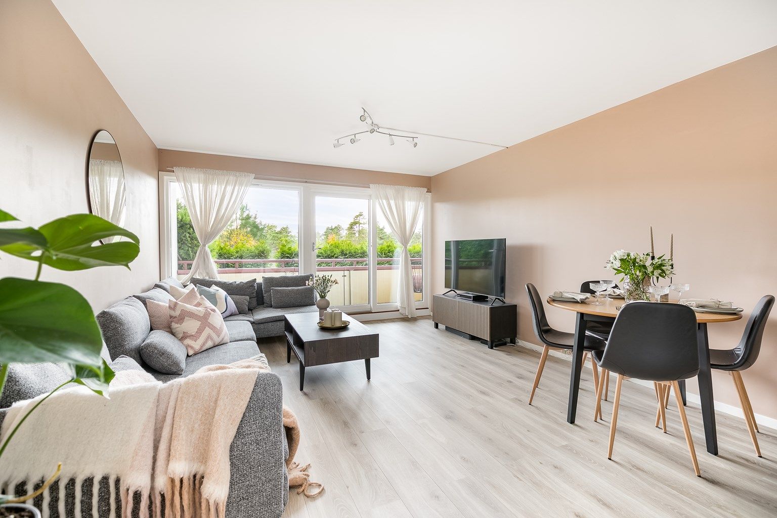 Slalåmbakken 7 formidles av Krogsveen.