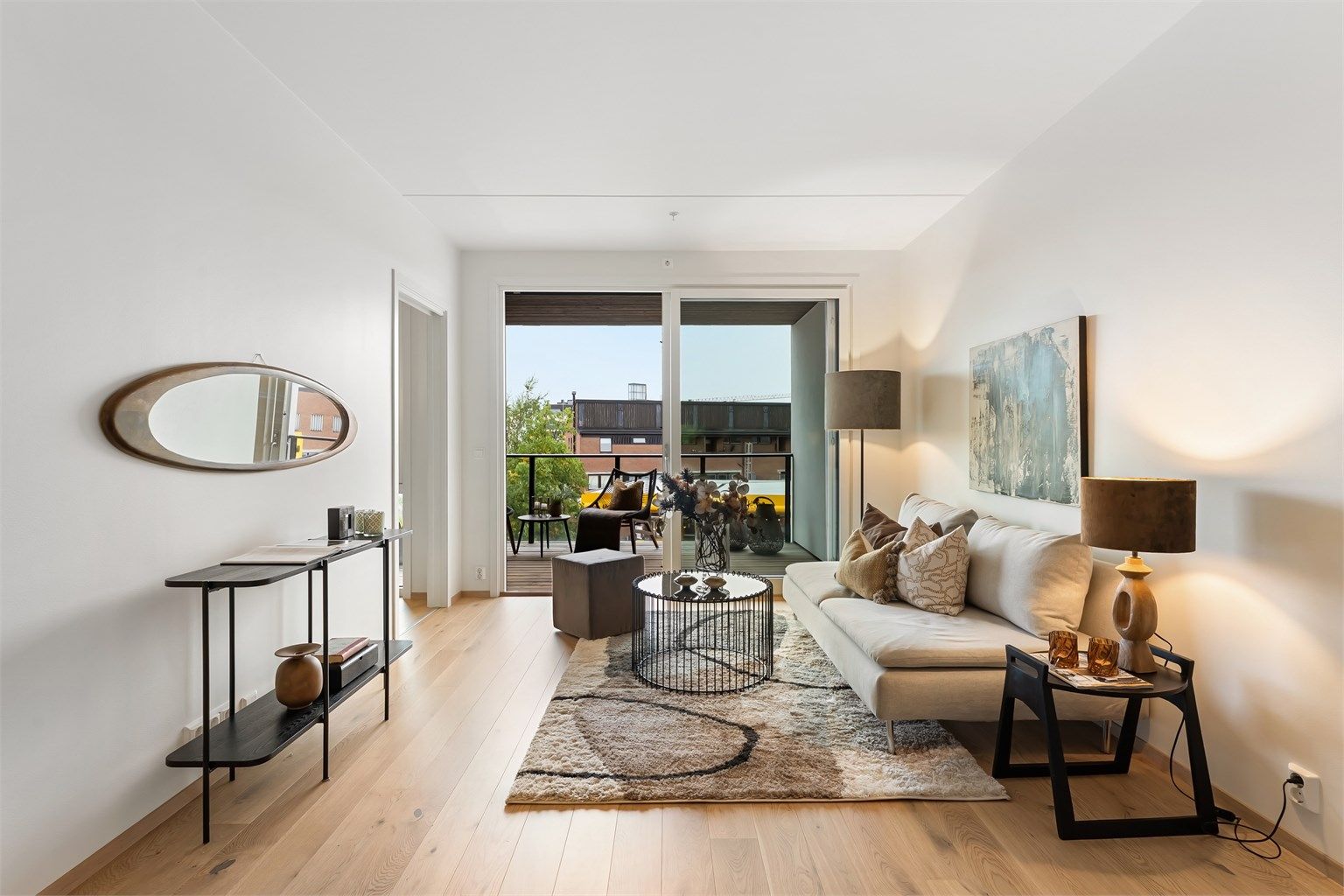 Leiligheten ligger sentralt til på Bekkestua med alt av ønskelige fasiliteter rett utenfor