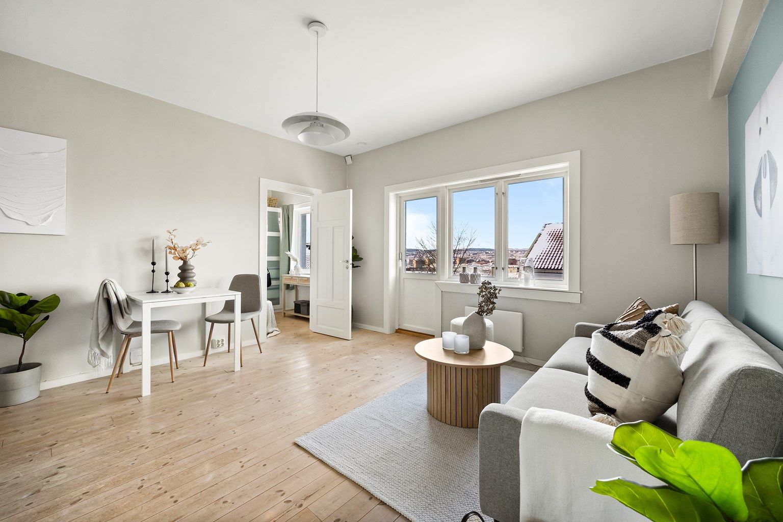 Velkommen til Ekebergveien 25 B, presentert av Therese Ekeli Berg v/ Krogsveen Majorstuen