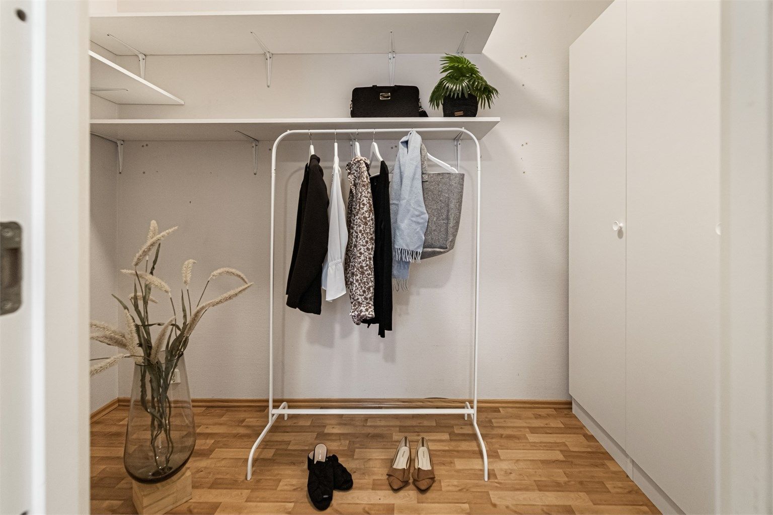 Walk-in closet