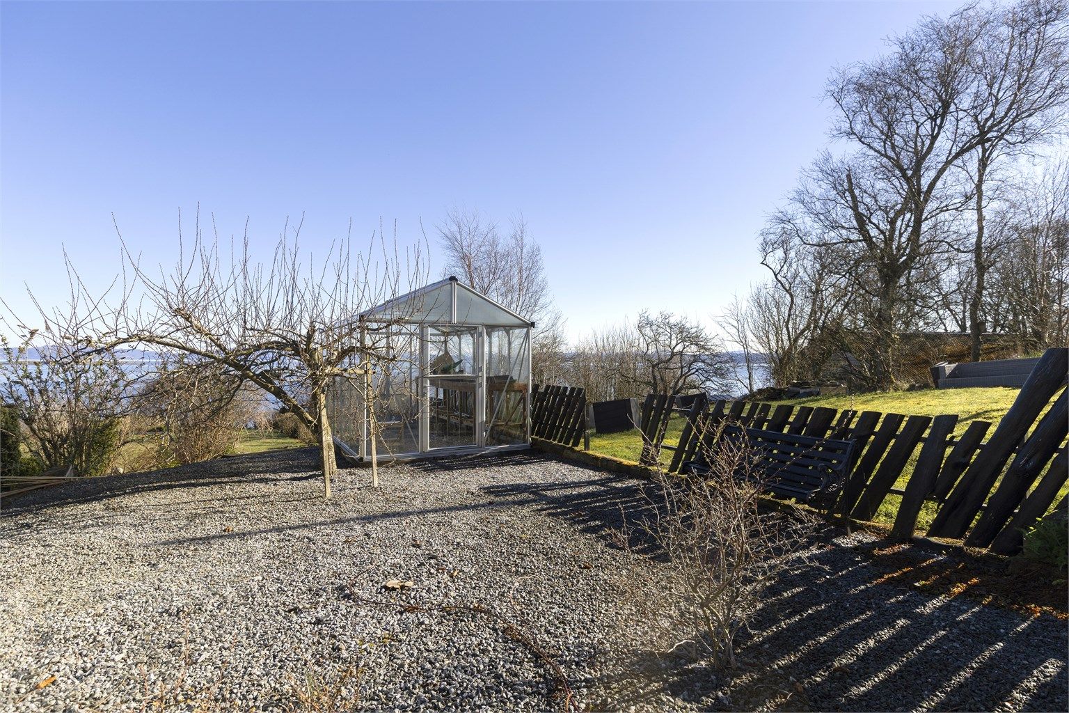 Drivhuset gir mulighet for å dyrke egne grønnsaker og urter.
Drivhuset er ikke omsøkt.