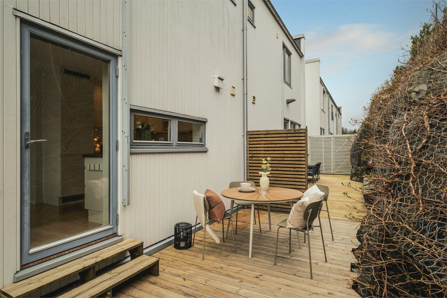 Terrassen er på 16 m2 og her er det utvendig stikkontakt