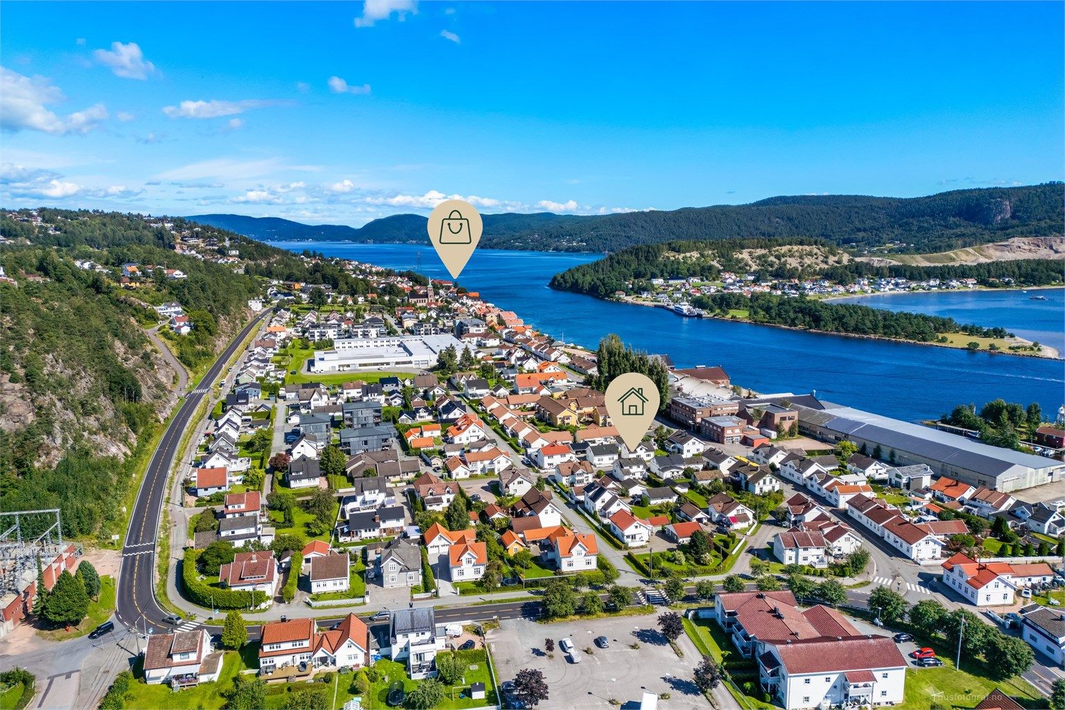 Kort gangavstand til dagligvarebutikk, Svelvik Bryggen og promenaden ved Storgaten
