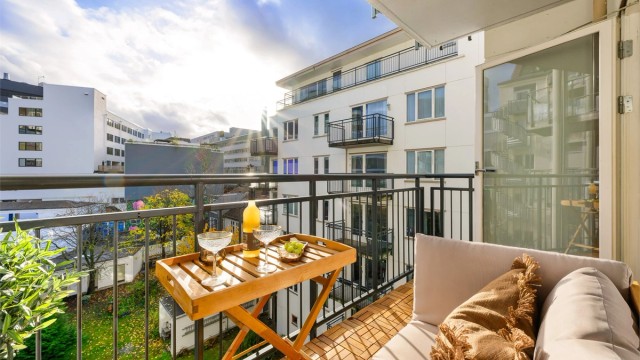 - Velkommen til Hans Tanks gate 8 -