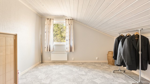 Rom med ca. 15 kvm. gulvflate - benyttet som soverom.
