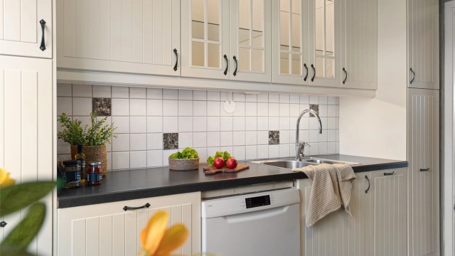 - God oppbevaringsplass i skuffer og skap -