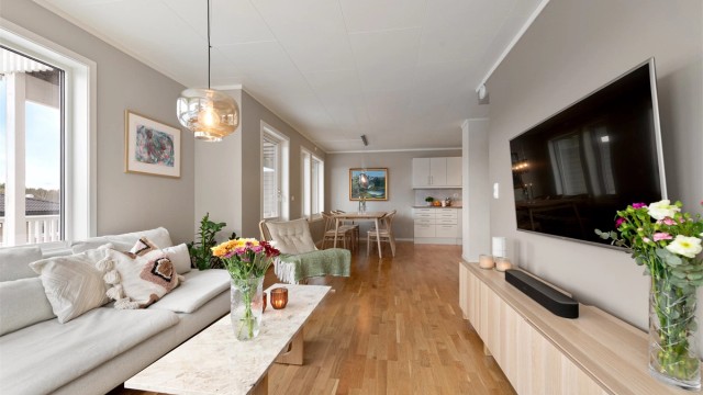 Leiligheten er utstyrt med et balansert ventilasjonsanlegg som sikrer et sunt og godt inneklima året rundt.