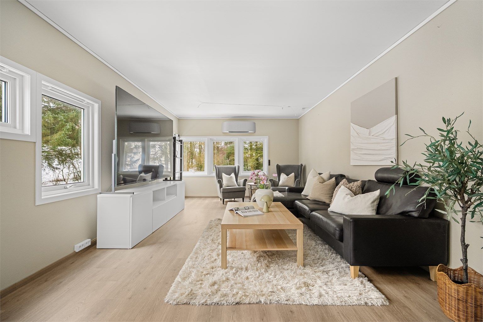 Lene Hviding v/Krogsveen eiendom har gleden av å presentere Sylvelinstien 52.