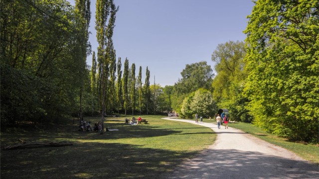 Flere populære parker som Svartdalsparken og Vålerengaparken ligger i kort avstand fra boligen.