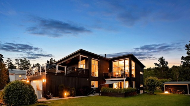 Velkommen til Bregnefaret 15 - Lekker og påkostet enebolig fra 2010 med takterrasse og flotte uteområder