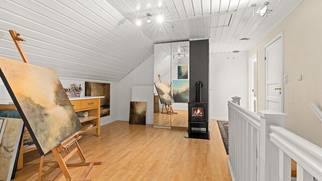 Loftsstua har også luke til loft med noe lagringsplass