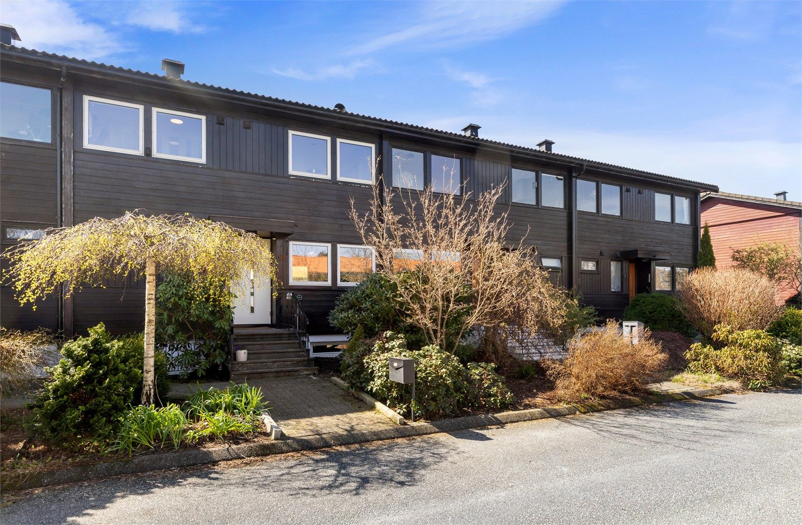 Velkommen til Sølvbunkeveien 9B presentert av Zander Polderman v/Krogsveen eiendomsmegler! Foto: Marianne Lyse. 