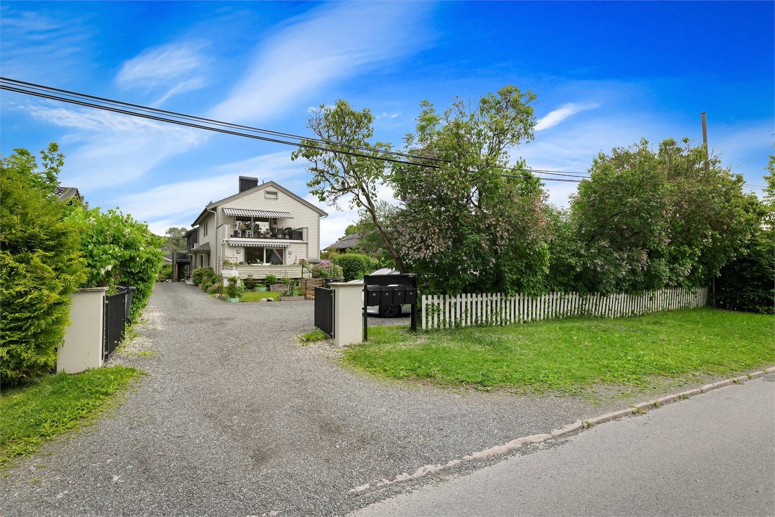 Velholdt og etablert boligområde.
