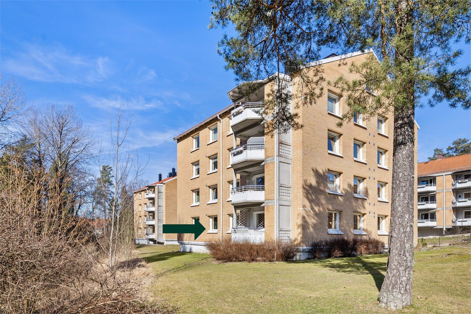 Velkommen til Kvartsveien 9 - en attraktivt og sentralt beliggende 2-roms hjørneleilighet med mulighet for å skape din drømmeleilighet.