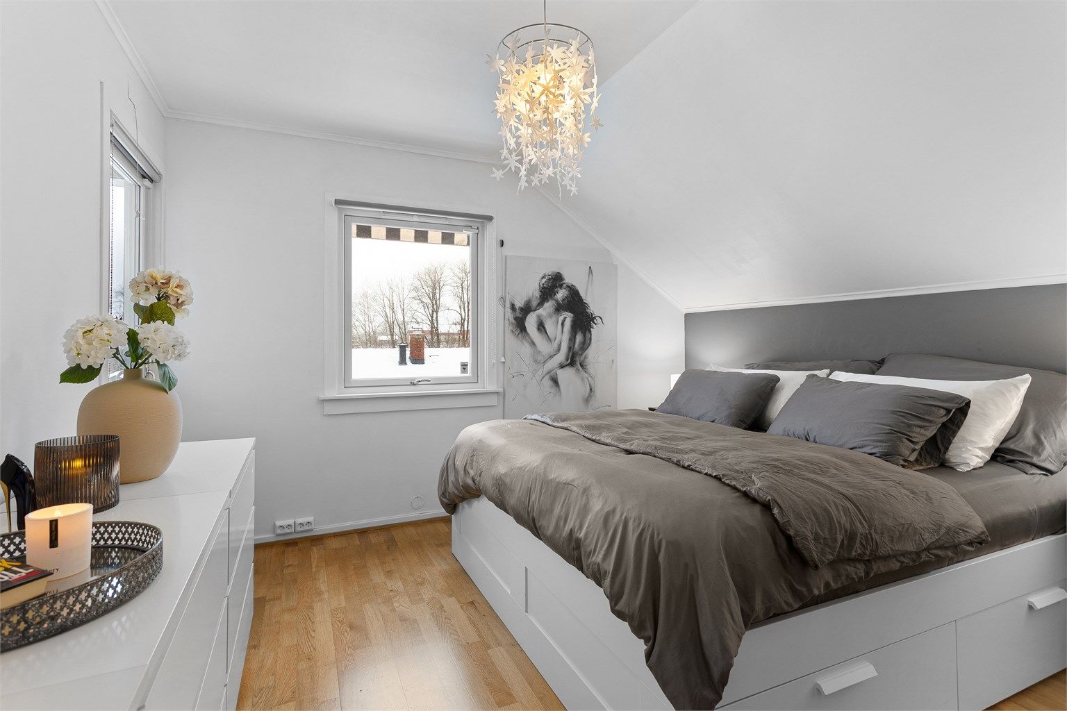 Soverom 1 med utgang til veranda på 2 kvm