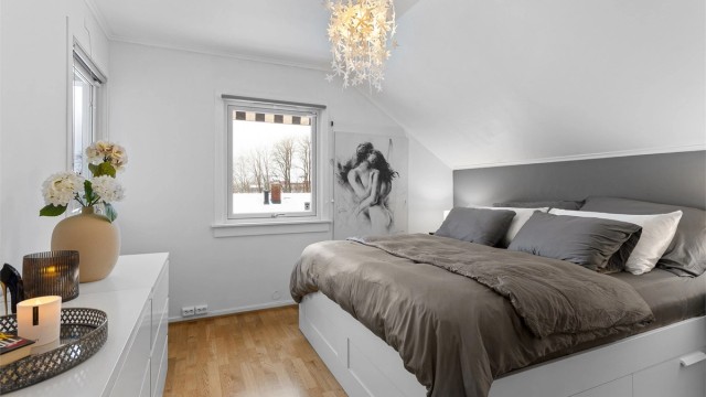 Soverom 1 med utgang til veranda på 2 kvm