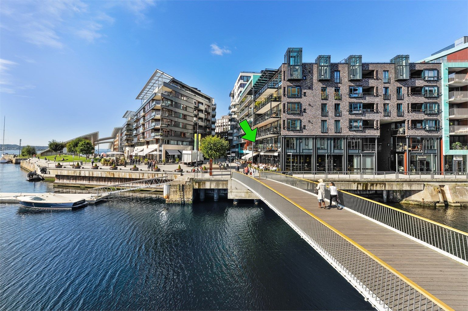 Hyggelig frontleilighet på Tjuvholmen med flott fjordutsikt - 3 soverom - 2 bad - Stor balkong - Møblert 