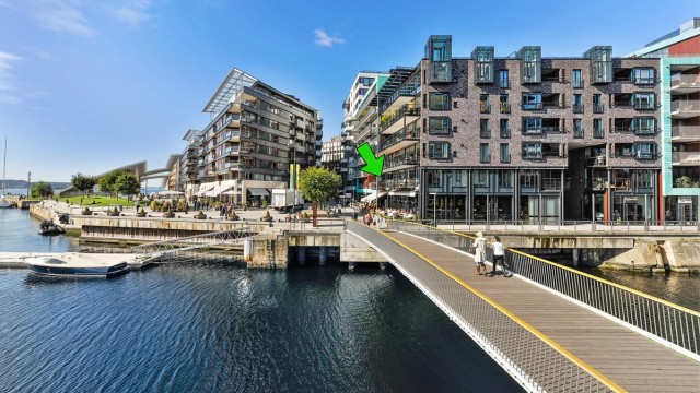 Hyggelig frontleilighet på Tjuvholmen med flott fjordutsikt - 3 soverom - 2 bad - Stor balkong - Møblert