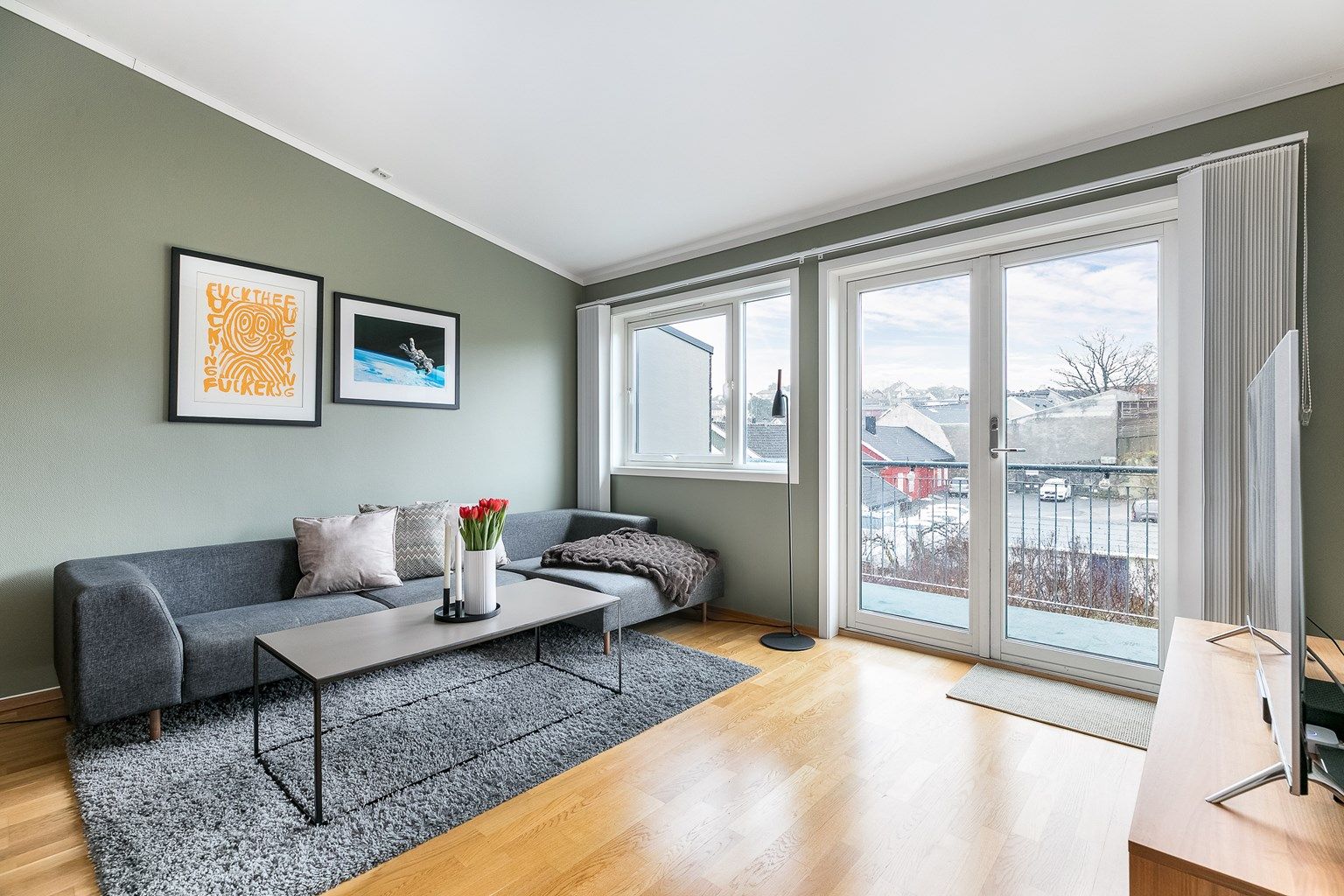 Løkkegata 33 formidles av Krogsveen.