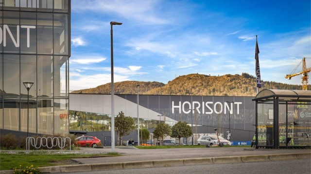 Horisont kjøpesenter ligger kun få minutters gange fra leiligheten.