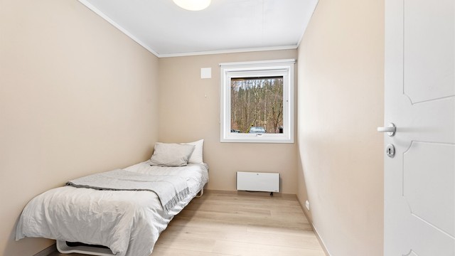 Soverom nr.2 passer ypperlig som barnerom, gjesterom, kontor eller det du måtte ha behov for.