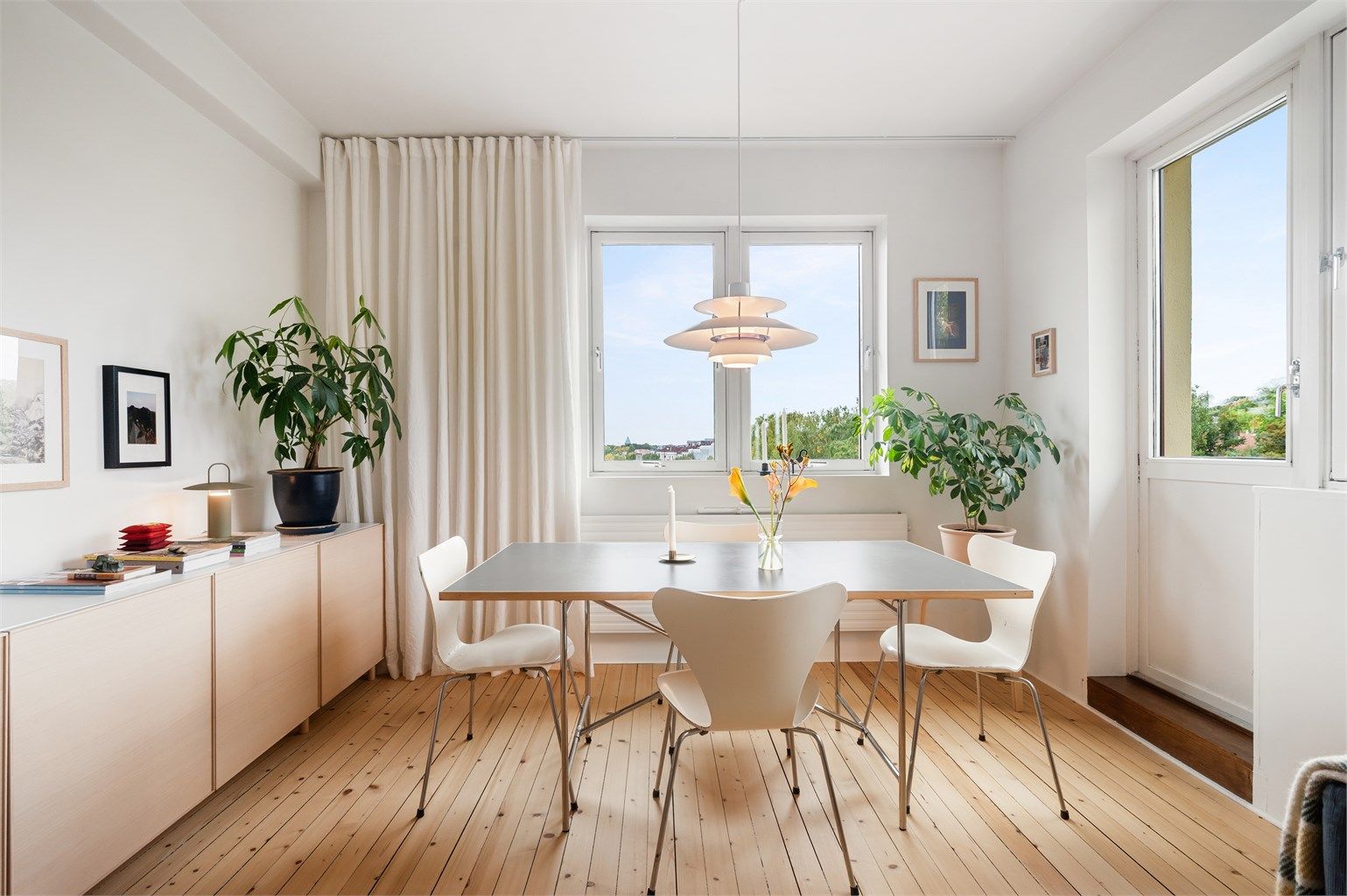 Lys og tiltalende 2-roms hjørneleilighet i 5. etasje.
Foto: Cool Pics AS v/ Peter Futo