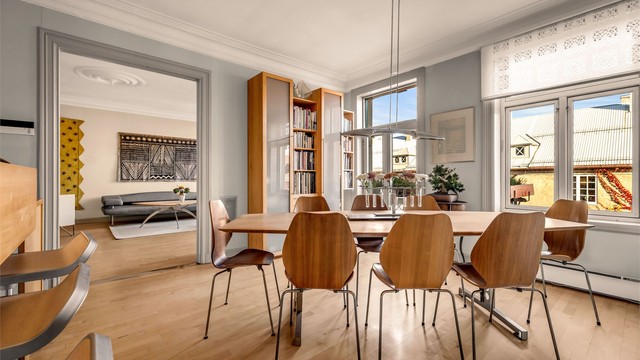 Leiligheten kombinerer tidløs bygårdsarkitektur med moderne komfort. Foto: Bjørnar Solberg i Solberg Studio.