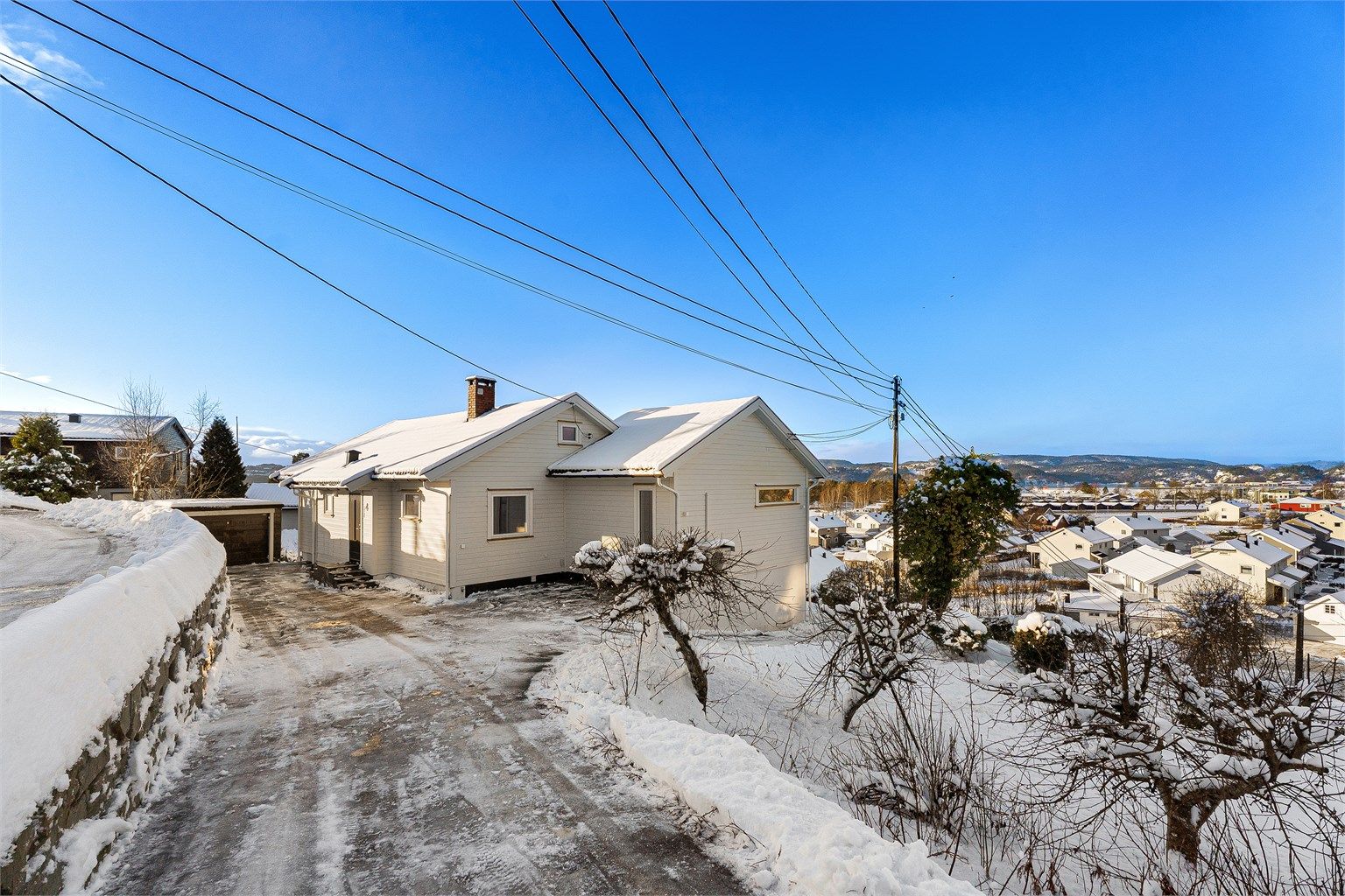 Innkjørsel til boligen