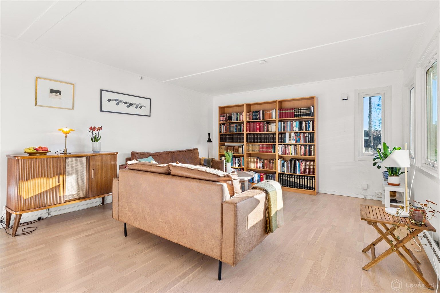 Rommet er lett å møblere og gir fleksibilitet for ulike innredningsløsninger.