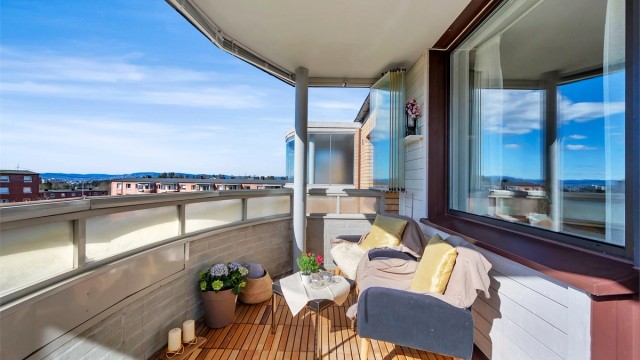 Velkommen til meget lys og luftig 3-roms i toppetasjen i Bølerlia 17!