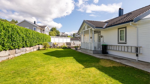 Hagen binder inngangspartiet sammen med takterrassen og uteområdene.