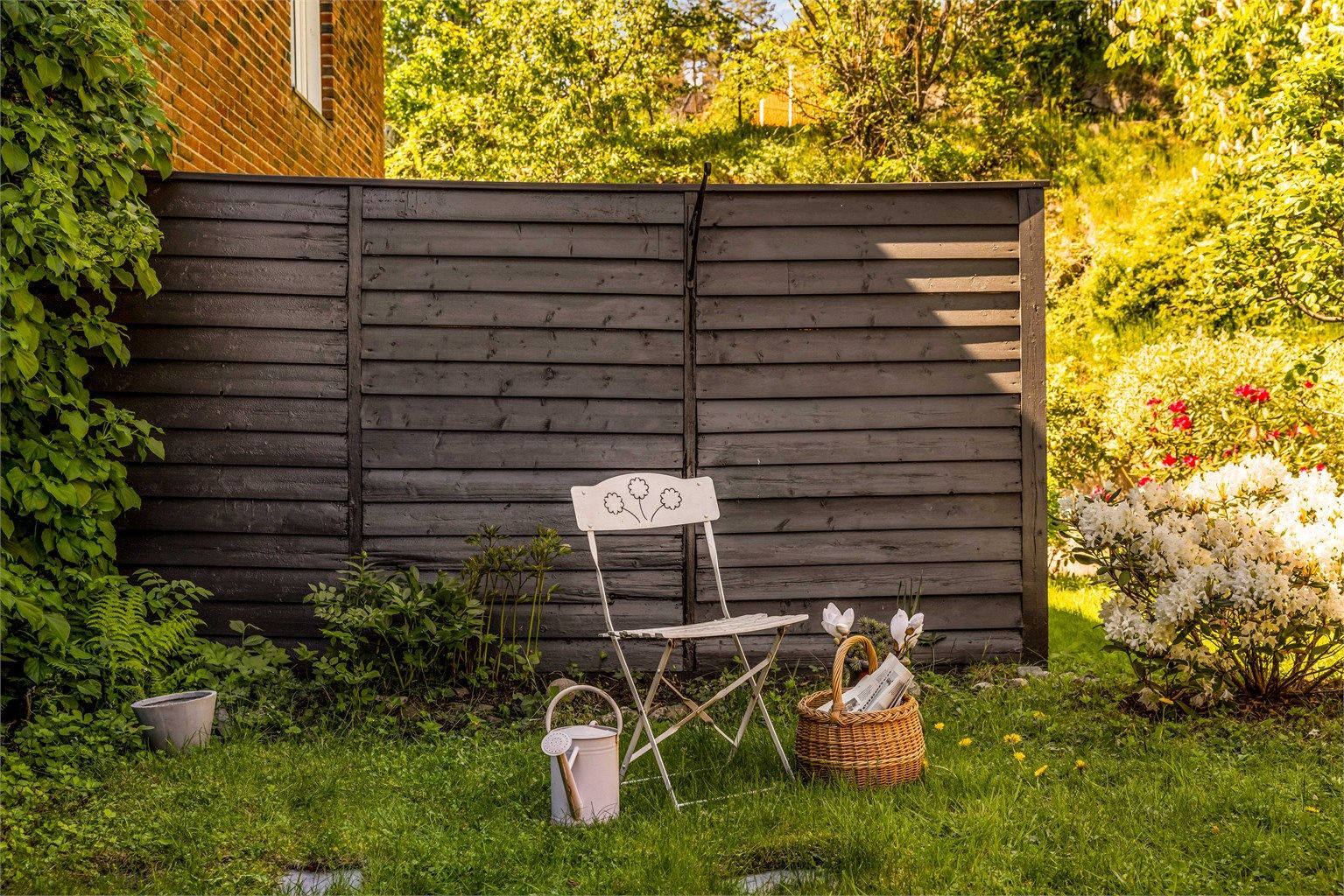 Boligen ligger i et veletablert og familievennlig område på Gråkammen, med en rolig plassering skjermet fra byens støy.
