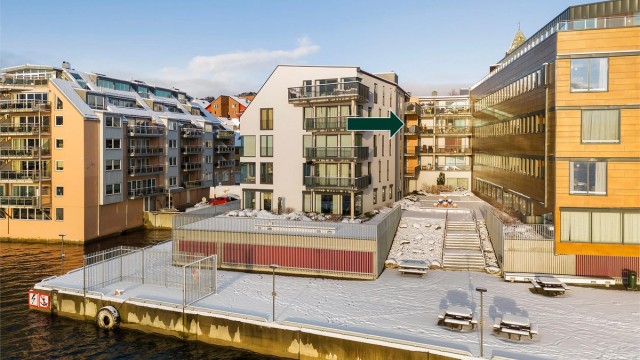 Nedre Strandgate 31A presenteres av Krogsveen v/eiendomsmegler Robert T. Iversen