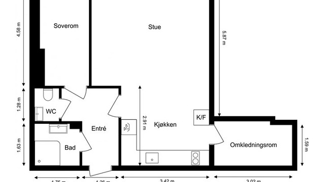 Arealeffektiv planløsning med stue og kjøkken i åpen løsning, og et separat omkledningsrom.