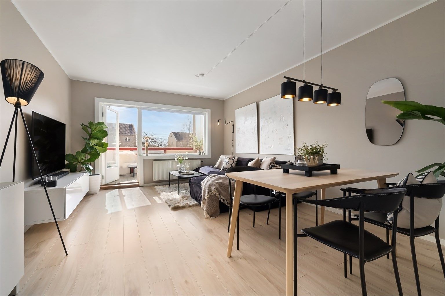 Velkommen til Rødbergveien 13A - Presentert av Krogsveen v/Hallvard Taasen