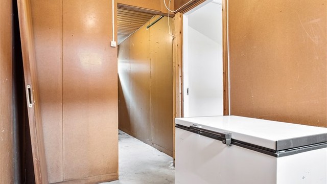 Ytterligere bodareal i underetasjen med god plass ekstra lagring.
